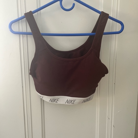 Nike Women's Burgundy Sports Bra - Picture 1 of 1